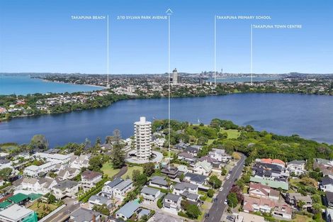 Photo of property in 2/10 Sylvan Park Avenue, Milford, Auckland, 0620