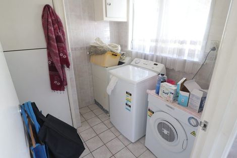 Photo of property in 1 Ngatoa Place, Glenfield, Auckland, 0629