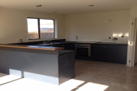 Photo of property in 218 Wainoni Road, Avondale, Christchurch, 8061