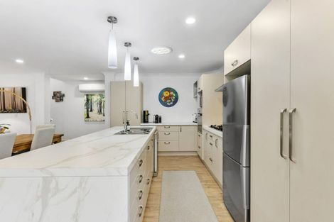 Photo of property in 15 Waldorf Crescent, Orewa, 0931