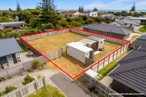 Photo of property in 47 Seagrass Place, Otaki Beach, Otaki, 5512