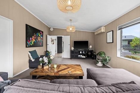 Photo of property in 19 Atherfold Crescent, Greenmeadows, Napier, 4112