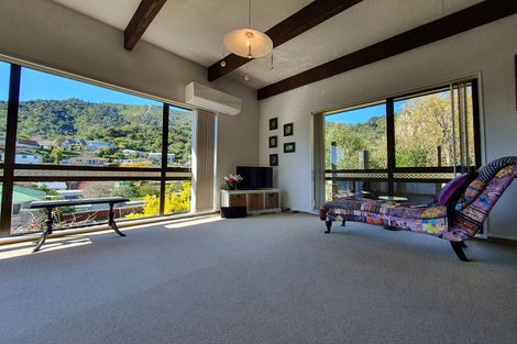 Photo of property in 5 Seaview Crescent, Picton, 7220