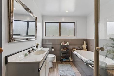 Photo of property in 63 Porter Road, Paparoa, 0571