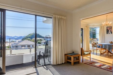 Photo of property in 20 Broadway, Picton, 7220