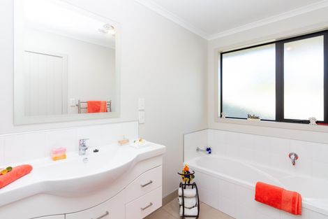 Photo of property in 88 Rosalie Terrace, Kelvin Grove, Palmerston North, 4414