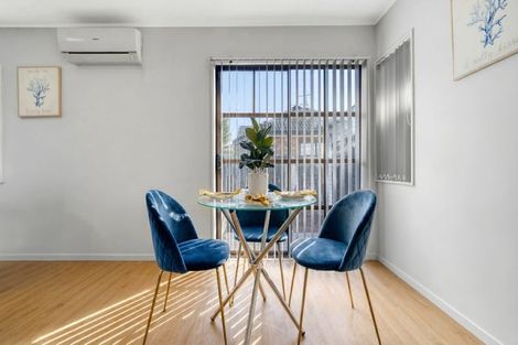 Photo of property in 1/19 Bernina Place, Weymouth, Auckland, 2103
