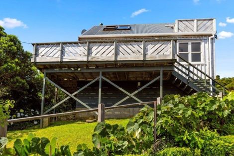 Photo of property in 32 Cluny Road, Plimmerton, Porirua, 5026