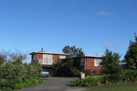 Photo of property in 14 Rangeview Place, Feilding, 4702