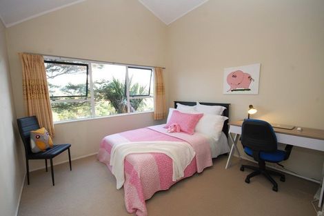 Photo of property in 2/28 Noeleen Street, Glenfield, Auckland, 0629