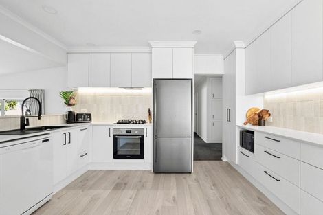 Photo of property in 3 Churchill Place, Cambridge, 3434