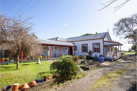 Photo of property in 6 Inland Road North, Tikorangi, Waitara, 4383