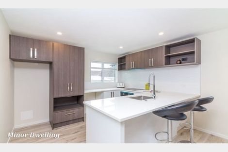 Photo of property in 10 Devon Street, Te Atatu South, Auckland, 0610