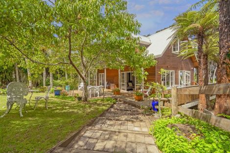 Photo of property in 68 Tarapatiki Drive, Whitianga, 3510