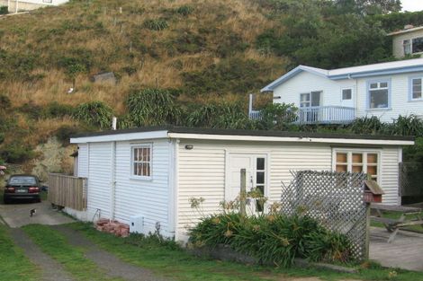 Photo of property in 148 Severn Street, Island Bay, Wellington, 6023