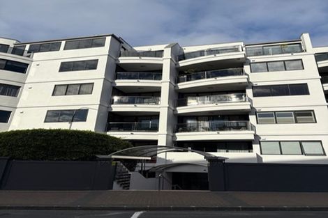 Photo of property in 1f/175 Hurstmere Road, Takapuna, Auckland, 0622