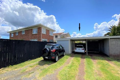 Photo of property in 1/1 Neville Street, Point Chevalier, Auckland, 1022