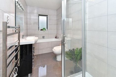 Photo of property in 41d Kelvin Road, Papakura, 2110