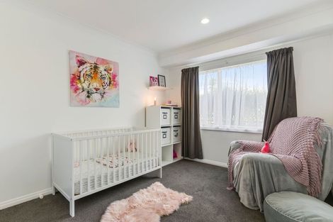 Photo of property in 12 Beverage Place, Rosehill, Papakura, 2113