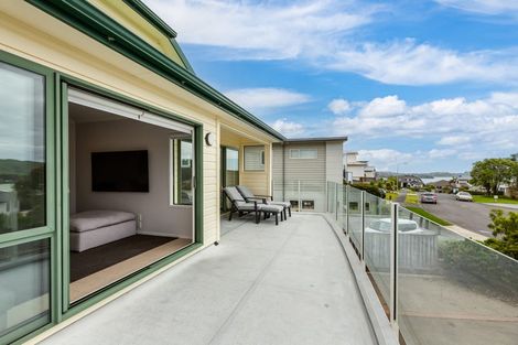 Photo of property in 12 Bowsprit Way, Whitby, Porirua, 5024