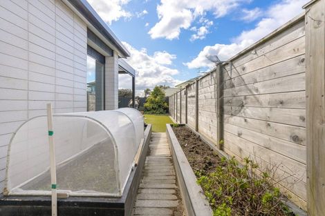 Photo of property in 121 Charleston Avenue, Whangamata, 3620