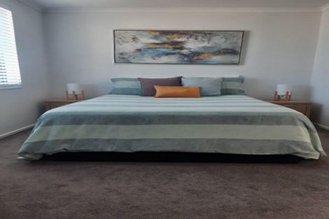 Photo of property in 15 Saddleback Crescent, Papakura, 2110