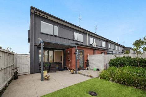 Photo of property in 25 Orona Place, Takanini, 2112