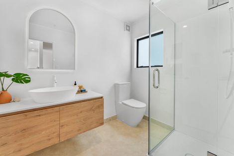 Photo of property in 1/410 Glenfield Road, Glenfield, Auckland, 0629