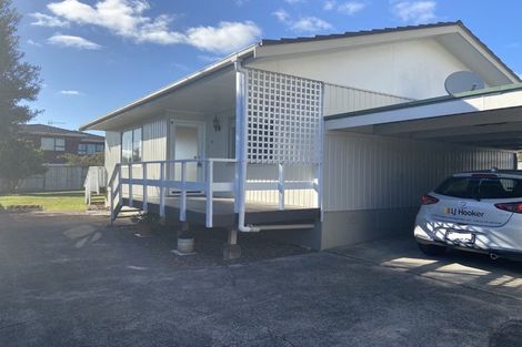 Photo of property in 2/47 Moire Road, Massey, Auckland, 0614