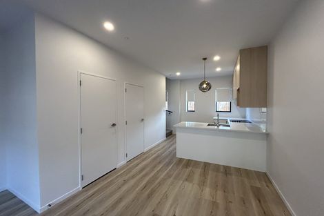 Photo of property in 9 Paetai Lane, Te Atatu Peninsula, 0610