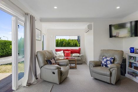 Photo of property in 4 Rotten Row, Waikuku Beach, 7473