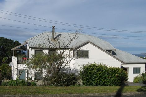 Photo of property in 1 Cotterell Street, Leigh, 0985