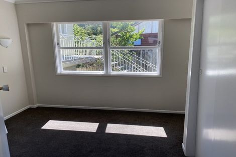 Photo of property in 15 Pekanga Road, Normandale, Lower Hutt, 5010