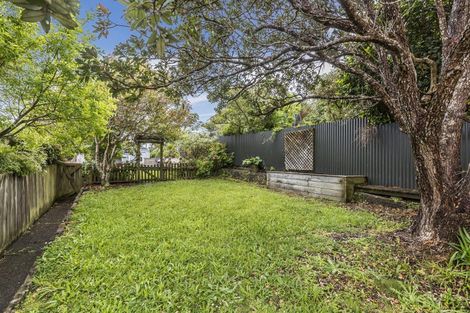 Photo of property in 17 Garfield Street, Brooklyn, Wellington, 6021