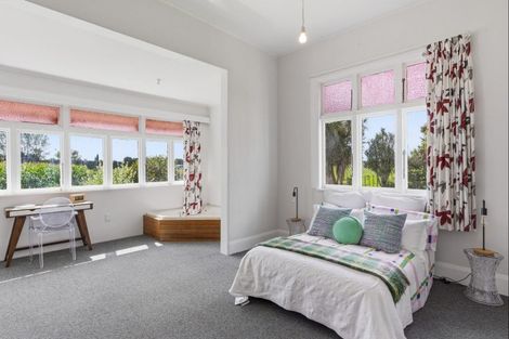 Photo of property in 225 Kuku Beach Road, Kuku, Manakau, 5570