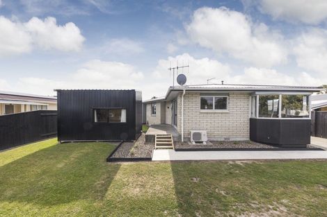 Photo of property in 108 Apollo Parade, Milson, Palmerston North, 4414