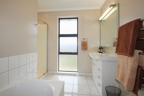 Photo of property in 14 Mcmullan Place, Oamaru North, Oamaru, 9400