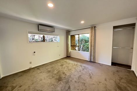 Photo of property in 29 Himalaya Drive, Half Moon Bay, Auckland, 2012