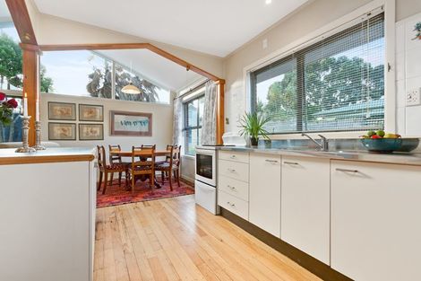 Photo of property in 1/118 Lake Road, Belmont, Auckland, 0622