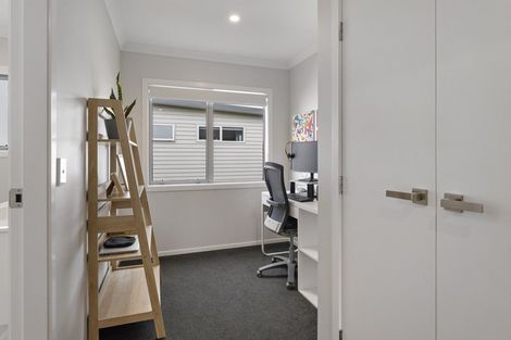 Photo of property in 10 Tieke Lane, Kenepuru, Porirua, 5022