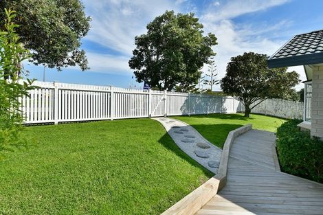 Photo of property in 28 Alec Craig Way, Gulf Harbour, Whangaparaoa, 0930