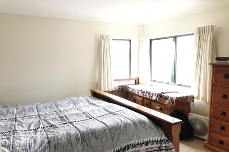 Photo of property in 19 Trillick Place, Tuakau, 2121