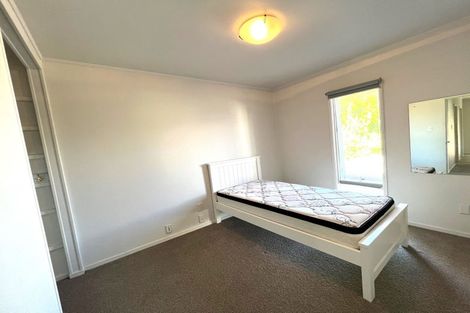 Photo of property in 2/546a Glenfield Road, Glenfield, Auckland, 0629