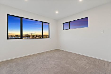 Photo of property in 3/16 Binsted Road, New Lynn, Auckland, 0600