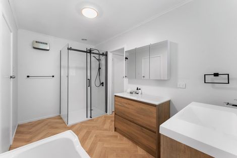 Photo of property in 77 Govett Avenue, Frankleigh Park, New Plymouth, 4310