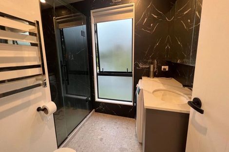 Photo of property in 34 Sylvan Avenue, Northcote, Auckland, 0627