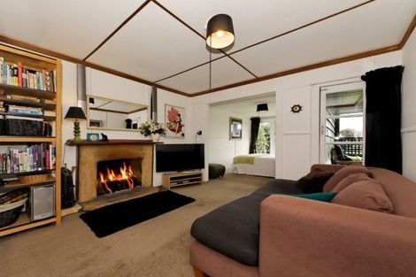 Photo of property in 105 Marine Parade North, Piha, 0772