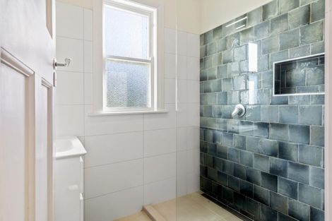 Photo of property in 74 Glen Road, Kelburn, Wellington, 6012