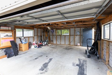 Photo of property in 235 Heta Road, Merrilands, New Plymouth, 4312