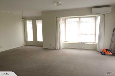 Photo of property in 2/17 Miramar Place, Pakuranga, Auckland, 2010